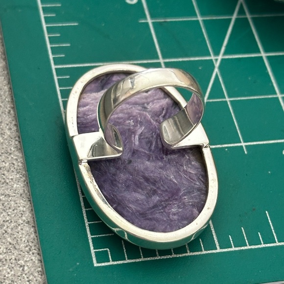 Charoite statement sterling silver ring - Picture 7 of 8